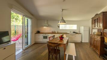 Réfrigérateur, micro-ondes, four, lave-vaisselle