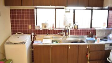 Fridge, microwave, stovetop, cookware/dishes/utensils