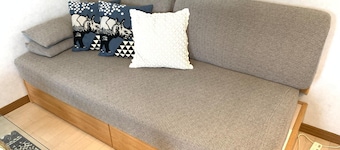 A detached house on Enoshima Island on Power Islan / Fujisawa Kanagawa