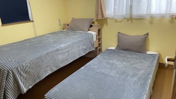 4 sovrum, skrivbord, strykjärn/strykbräda och gratis wi-fi