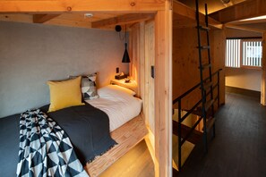 5 bedrooms, desk, free WiFi, bed sheets - TEN  100 Years old Japanese traditional villa w Annex / Osaka Ōsaka (Osaka)