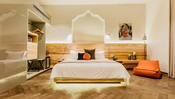 Suite | Egyptian cotton sheets, premium bedding, down duvets