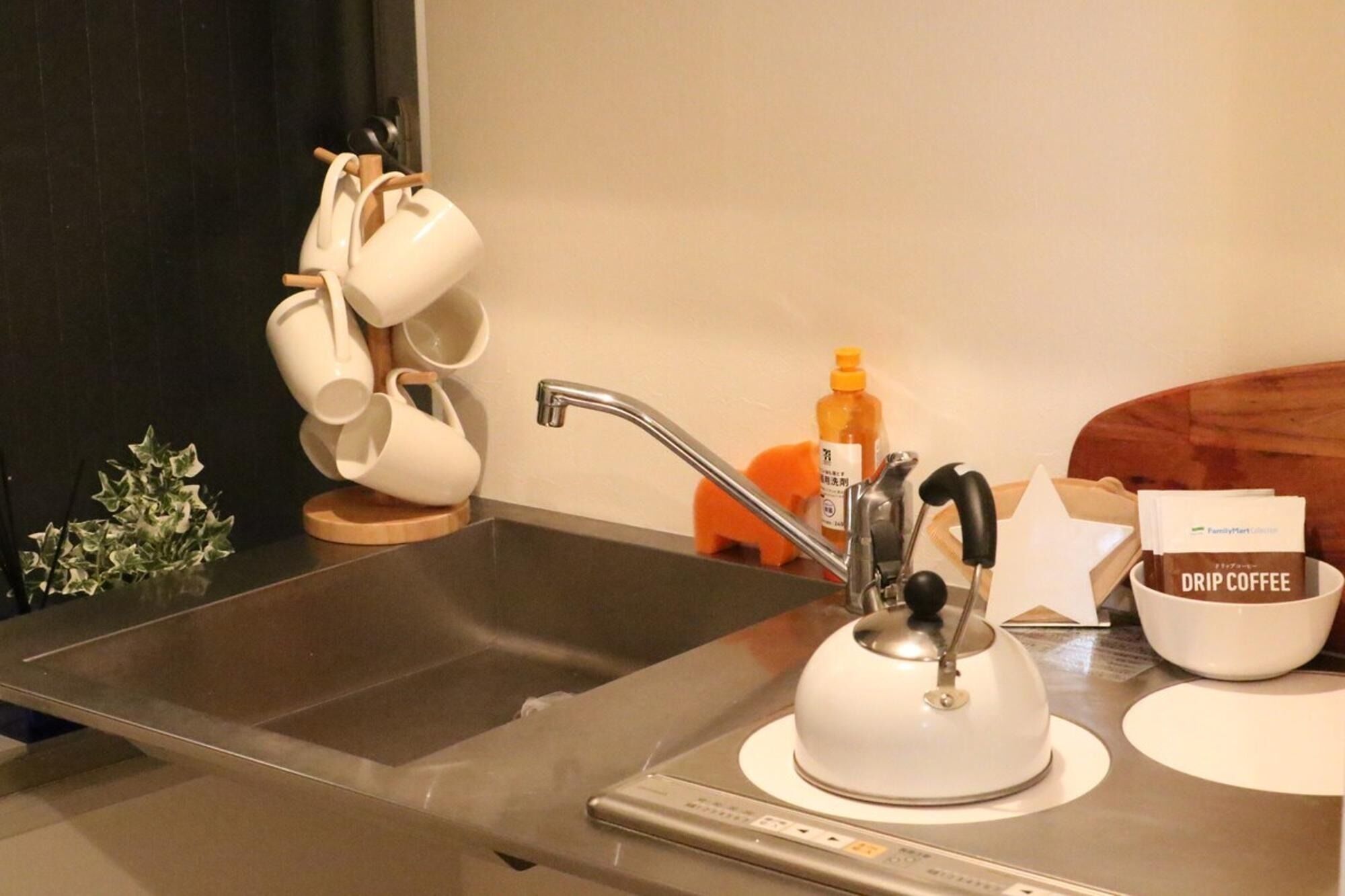 Fridge, microwave, stovetop, cookware/dishes/utensils