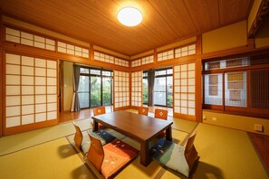 Dining - Yumeguri no Yakata Yoshino Sakura Rock Bath Opena / Yufu Ōita (Yufu)