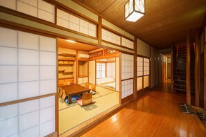 4 camere, una scrivania, Wi-Fi gratuito, lenzuola