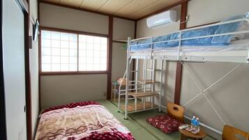 1 bedroom, desk, free WiFi, bed sheets