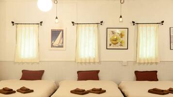 1 室のベッドルーム、デスク、WiFi (無料)、ベッドシーツ