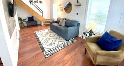 Charming and Cozy Lansing Loft Home