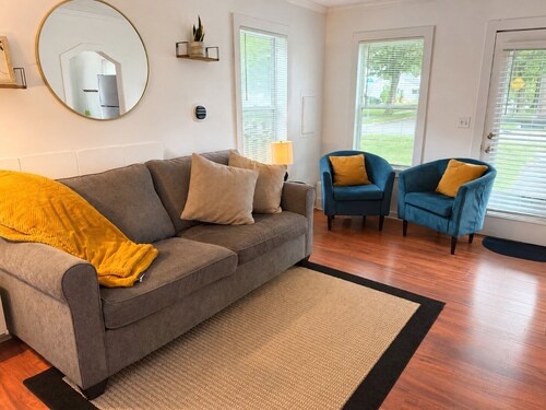 Cozy Lansing Loft - Pet Friendly - Near MSU