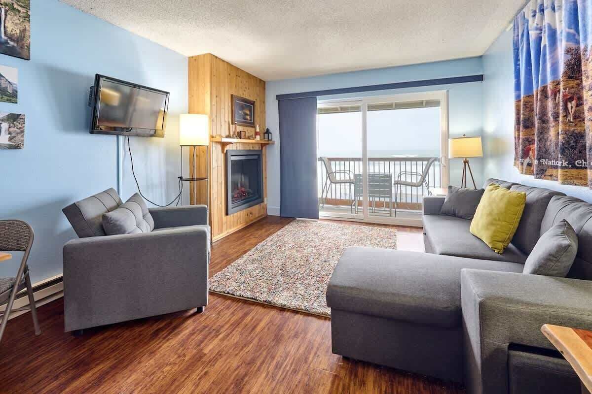 TV, fireplace, offices