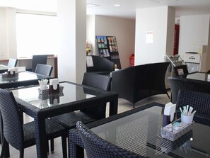 Dining - Nonsmoking twin room About 5 minutes walk to Ma / Ishigaki Okinawa (Ishigaki)