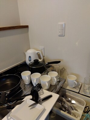 雪櫃、微波爐、爐具、廚房用具/餐具/器皿