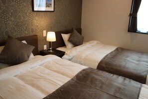 1 bedroom, desk, free WiFi, bed sheets - 7 minutes by car from Ina Station free parking  / Ina Nagano (Ina)