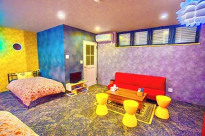 1 bedroom, desk, free WiFi, bed sheets - Whole house rentalAccommodates up to 5people 5min by walk to Inuyama Sta Castle and castle town / Inuyama Aichi (Inuyama)
