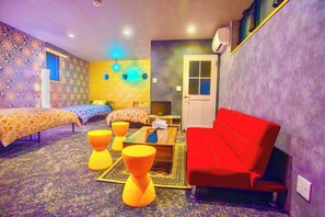 1 bedroom, desk, free WiFi, bed sheets - Whole house rentalAccommodates up to 5people 5min by walk to Inuyama Sta Castle and castle town / Inuyama Aichi (Inuyama)