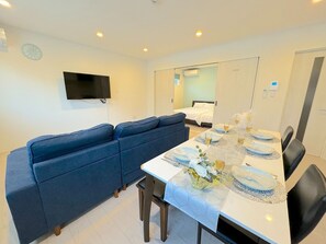 4 chambres, bureau, fer et planche à repasser, accès au Wi-Fi (inclus)