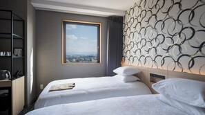 1 chambre, bureau, fer et planche à repasser, Wi-Fi gratuit