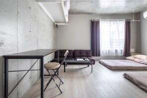 1 chambre, bureau, fer et planche à repasser, Wi-Fi gratuit