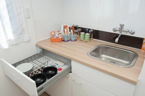 雪櫃、微波爐、爐具、廚房用具/餐具/器皿