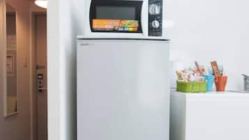 Fridge, microwave, stovetop, cookware/dishes/utensils