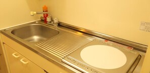 冰箱、微波炉、炉灶、厨具/餐具