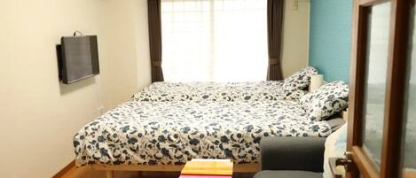 1 bedroom, desk, free WiFi, bed sheets