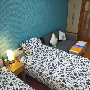 1 bedroom, desk, free WiFi, bed sheets