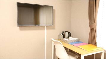 1 bedroom, desk, free WiFi, bed sheets