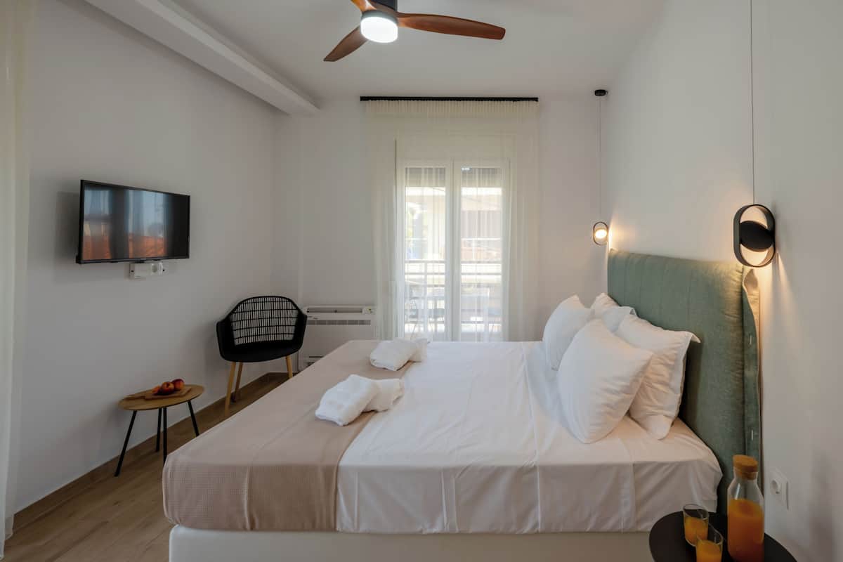 Deluxe Double Room Side Sea View | 高級寢具、遮光窗簾/窗簾、隔音、熨斗/熨衫板