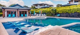 Luxury condo with fast WiFi, AC, & washer/dryer - plus pool, hot tub, gym