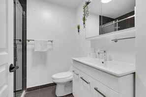 Hårtørrer, håndklæder