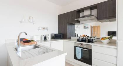 South Quay Penthouse - 2 bed