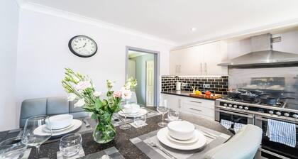 Burgess Beach House a Comfortable 4 bed House