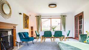 House - Burgess Beach House a Comfortable 4 bed House (Great Yarmouth)
