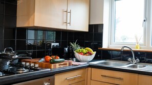 House | 3 bedrooms, WiFi - Queens Townhouse - 3 Bedrooms - Pets - Parking (Great Yarmouth)