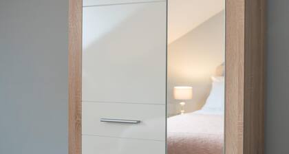 Queens Townhouse - 3 Bedrooms - Pets - Parking