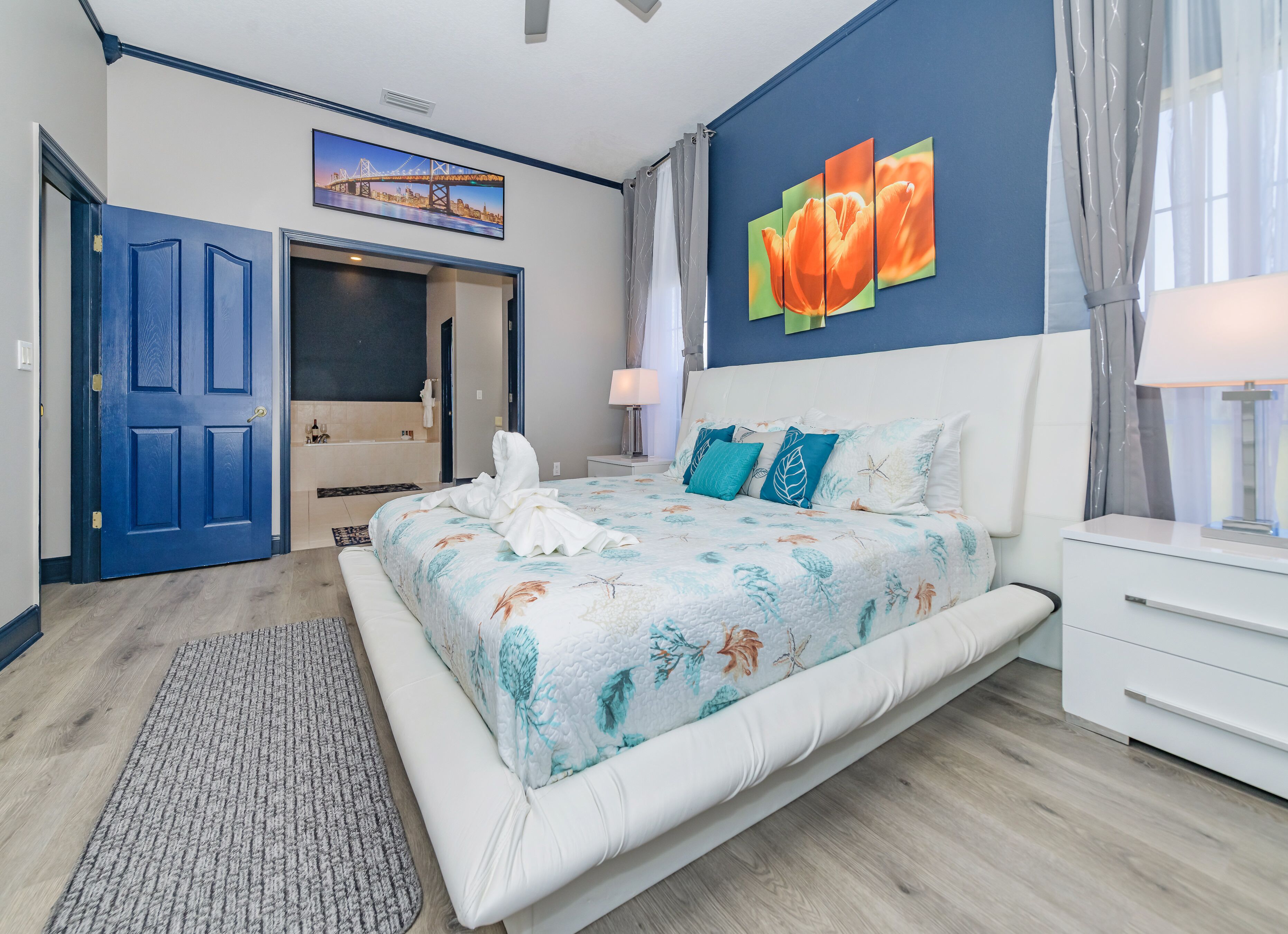 5 bedrooms, desk, iron/ironing board, travel cot