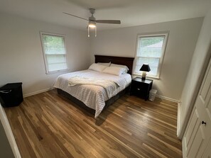 3 chambres, bureau, Wi-Fi gratuit, draps fournis