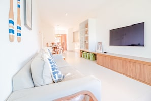 Apartamento | Sala de estar | TV