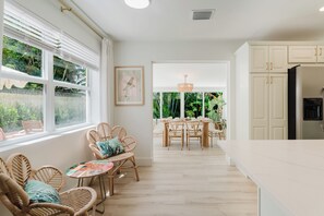 Dining - Resort-Style Oasis | Heat Pool | Tiki I Near Beach (Pompano Beach)