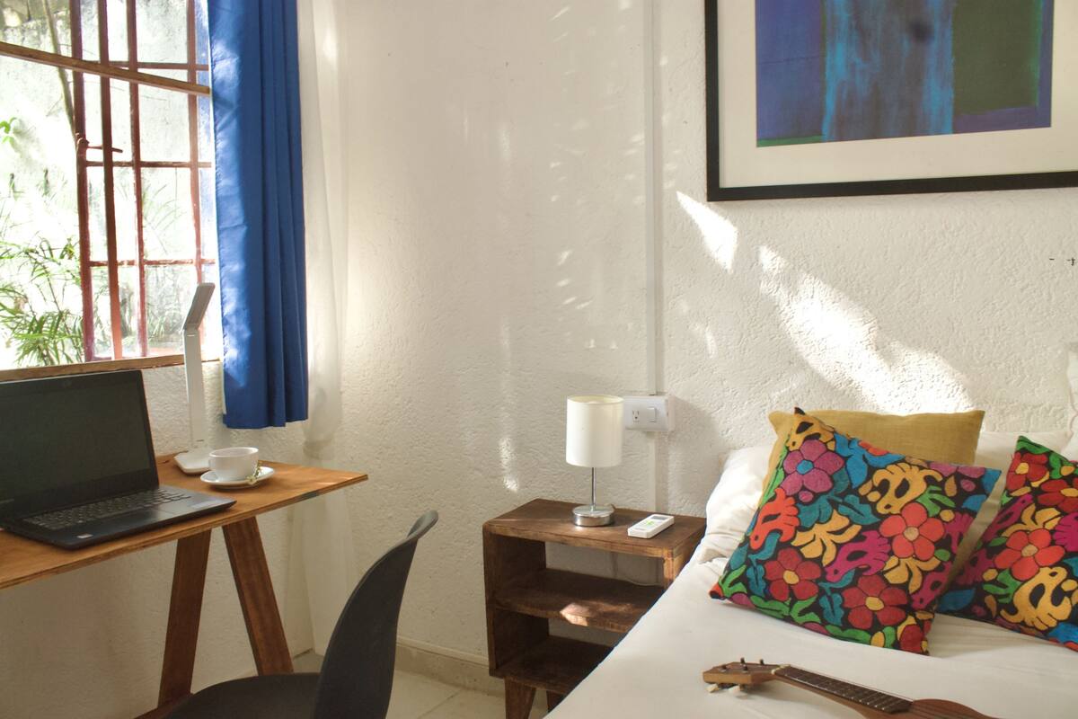 Deluxe Room (Kahlo) | Desk, laptop workspace, free WiFi, individually decorated