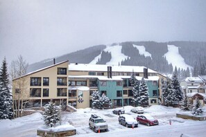 Exterior - Open Space Mountain Condo 1 Minute to Lift, Hot Tub, Bunk RoomAN303 (Copper Mountain)