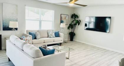 Kenzie’s Corner | Modern | Comfort | Resort