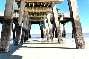 Beach nearby, sun loungers, beach towels