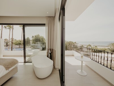 Comfy Studios Hotel