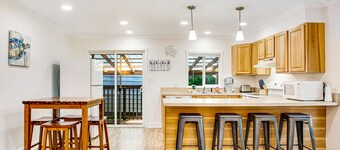 Single-level home with firepit & gas fireplace - walk to the beach, 3 dogs OK