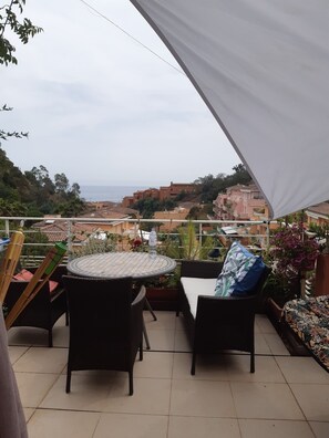 Outdoor dining - Belle Vue! (Théoule-sur-Mer)