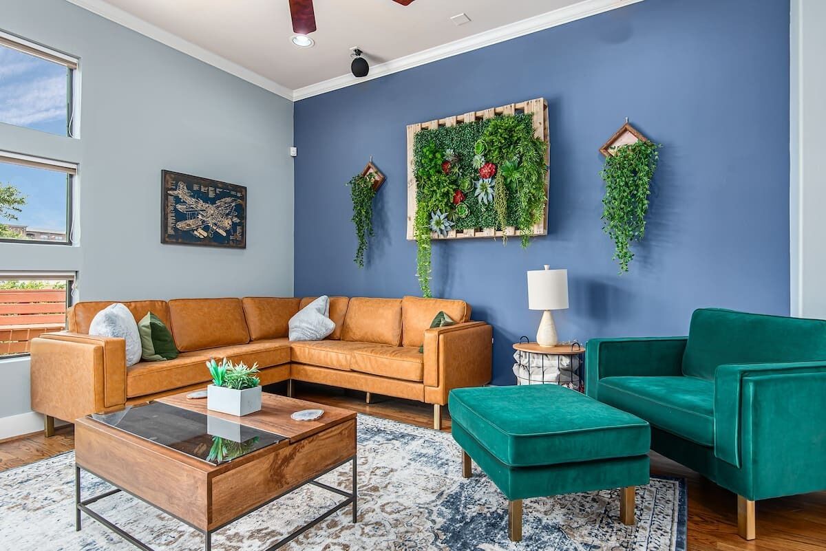 Explore HTX! Centrally Located With Downtown Views