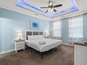 5 habitaciones, tabla de planchar con plancha, wifi y ropa de cama 