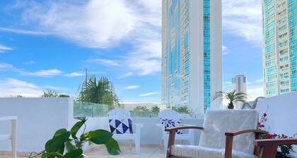 5★ Beautiful house, for long stays, AC, King bed, roof garden, Wi-Fi